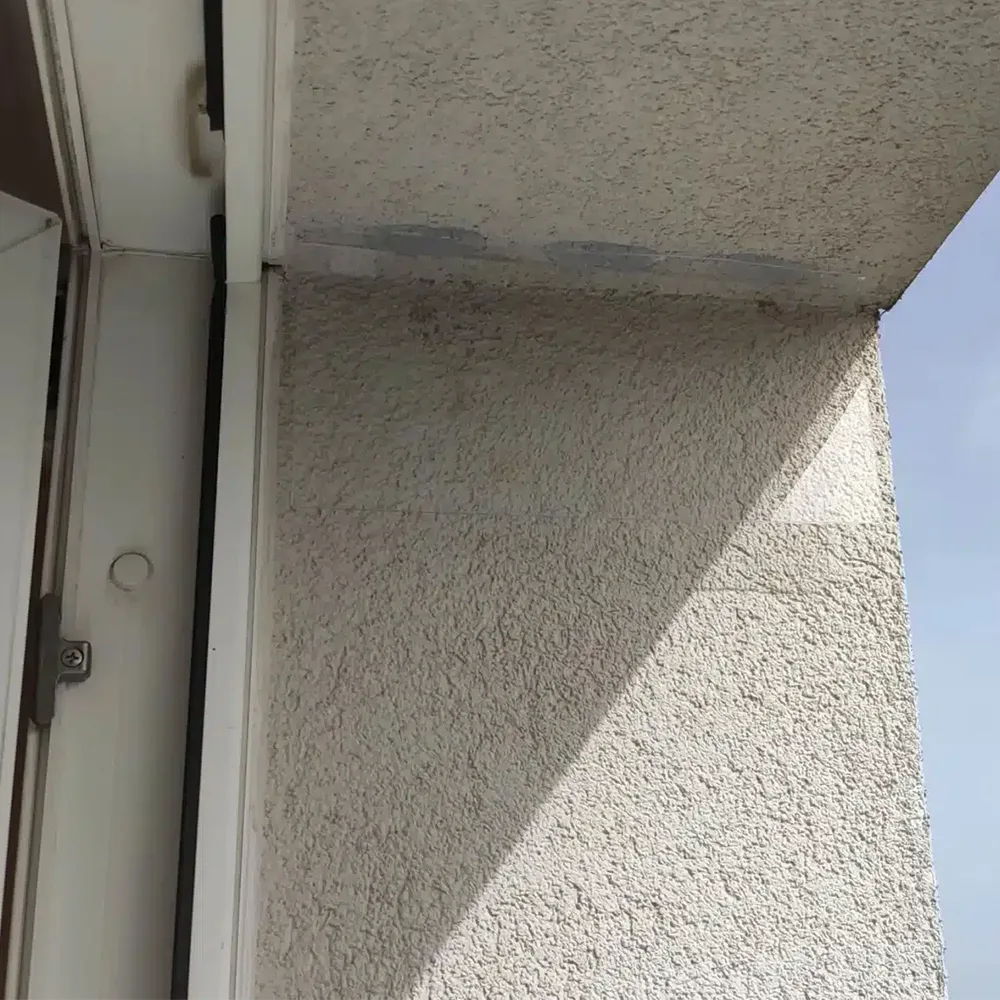 Fólia Linera je takmer neviditeľná na fasáde